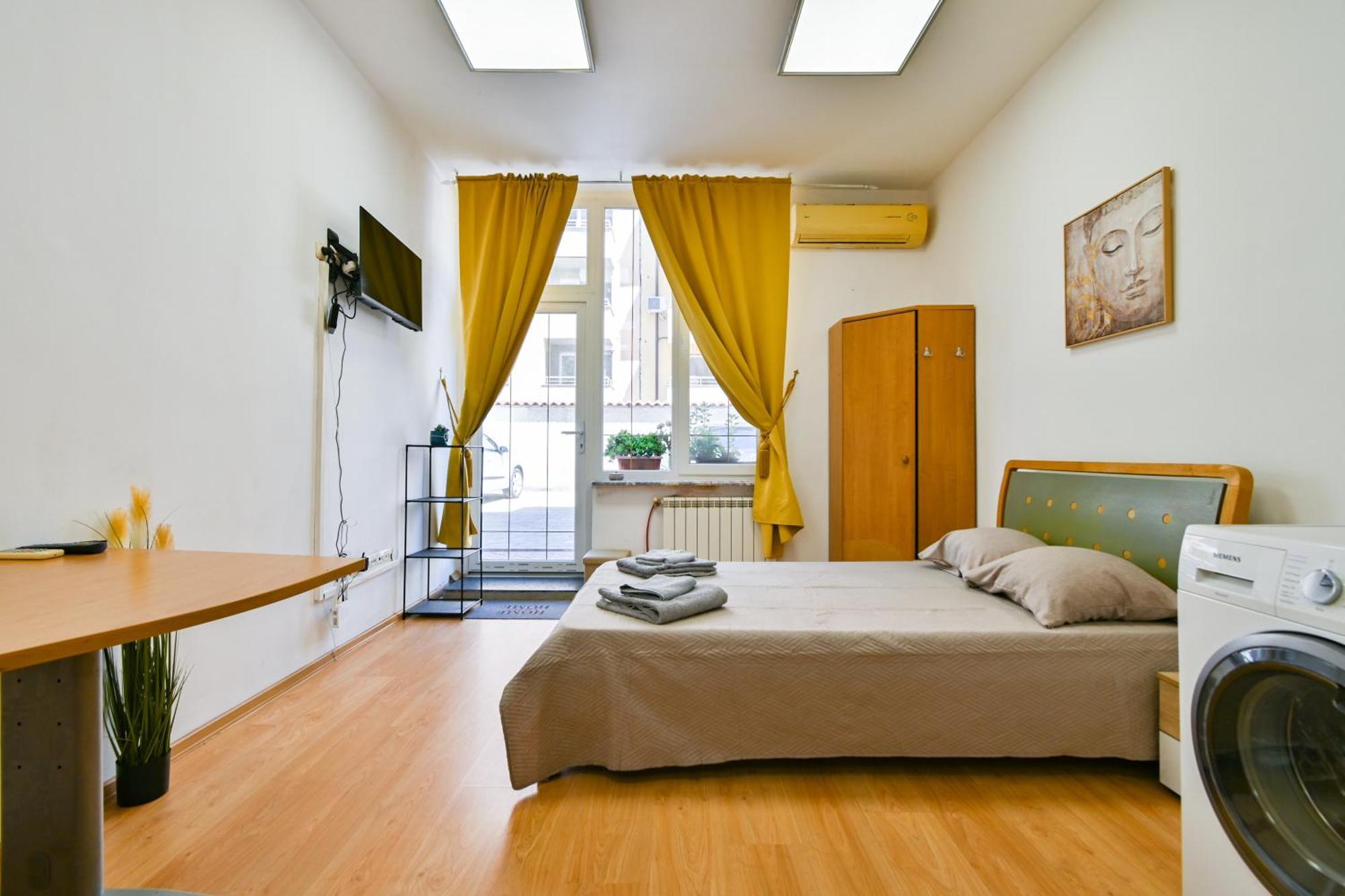 Cozy Apartment In Central София Экстерьер фото