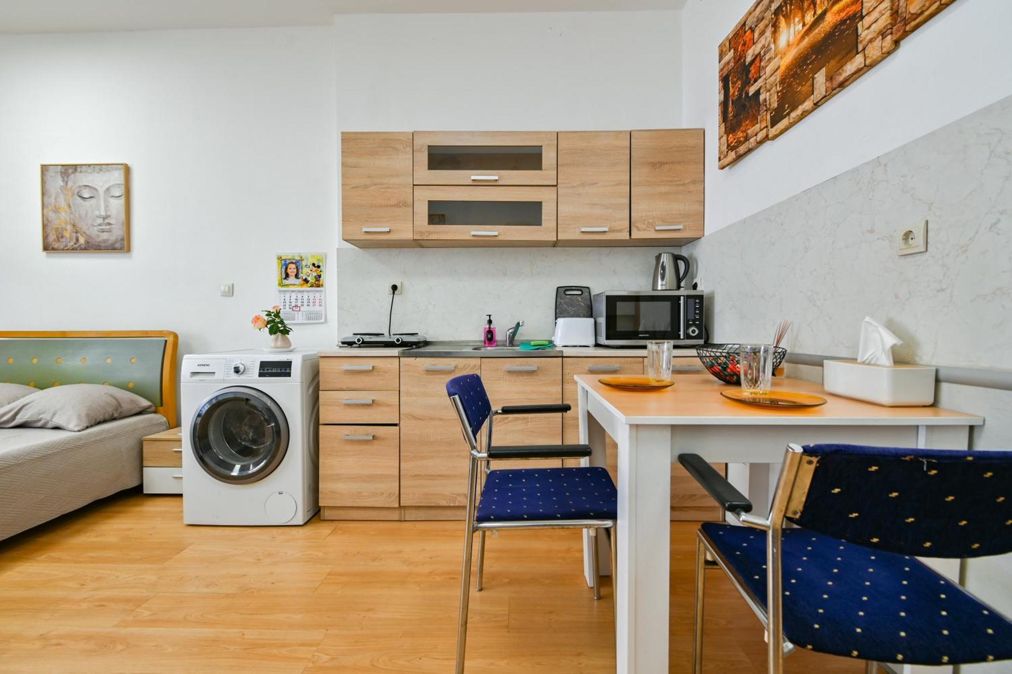 Cozy Apartment In Central София Экстерьер фото