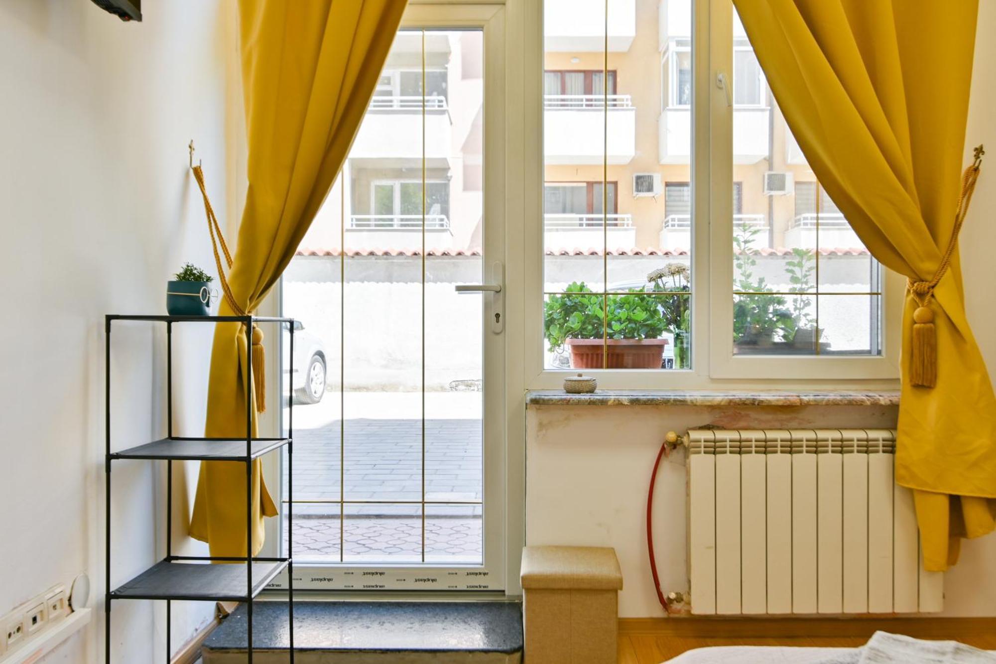 Cozy Apartment In Central София Экстерьер фото